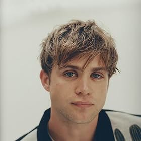 Leo Woodall Leo Woodall