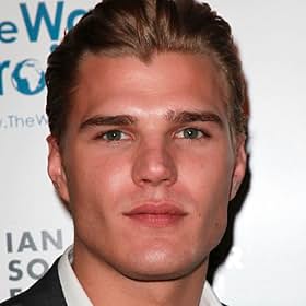Chris Zylka Chris Zylka