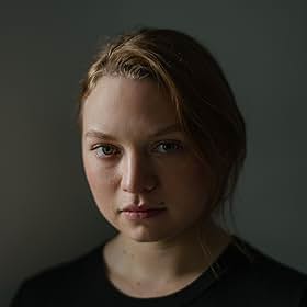 Mia Threapleton Mia Threapleton